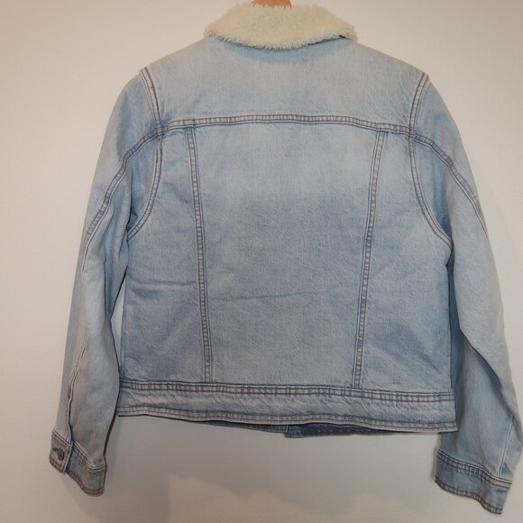 Universal Threads Jean Jacket Sherpa Lining Light Wash - SMALL - Picture 3 of 8